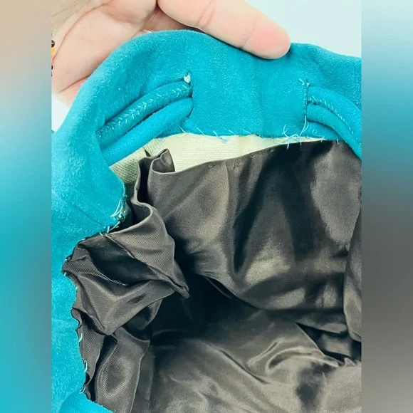❌SOLD❌ 🌼MARKDOWN🌼 Teal Faux Suede with Bead Work Design Drawstring Bag - Picture 5 of 12